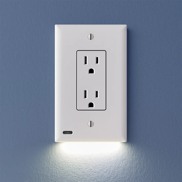 Outlet Cover with Integrated LED Night GuideLight